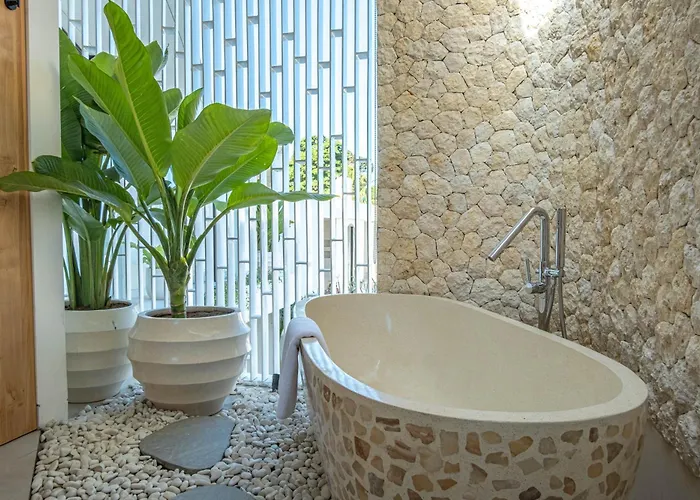 Kona Pererenan Villa *