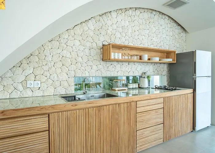 Kona Pererenan Villa